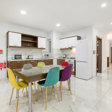 Apartman Beautiful 3br Apt With Panoramic Terrace In Qawra By 360 Estates *