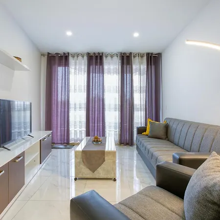 Beautiful 3br Apt With Panoramic Terrace In Qawra By 360 Estates