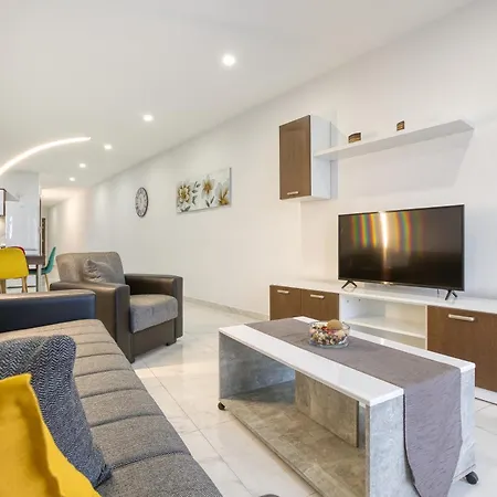 アパート Beautiful 3br Apt With Panoramic Terrace In Qawra By 360 Estates セント・ポールズ・ベイ