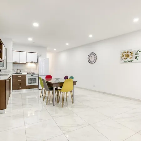 Beautiful 3br Apt With Panoramic Terrace In Qawra By 360 Estates