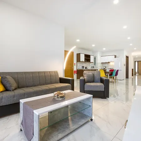 Beautiful 3br Apt With Panoramic Terrace In Qawra By 360 Estates *